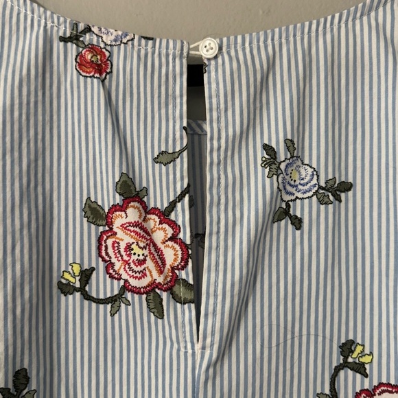 Alexander Jordan Women’s Blouse Long Ruffle Bell Sleeve Pinstripe Floral Size 1X - Picture 5 of 7